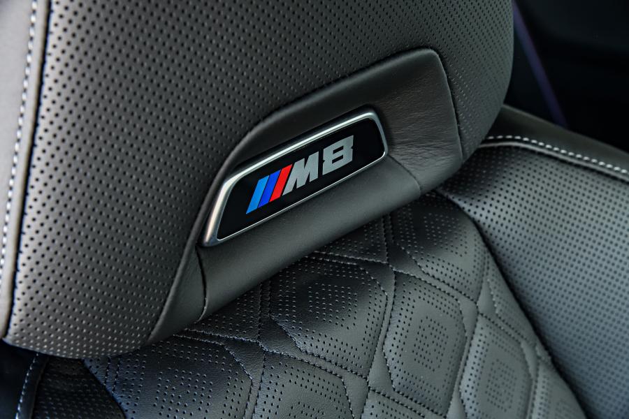 Детали интерьера BMW M8 Competition Coupe (F92) 2019 года  (WW) (фото 104 из 126)